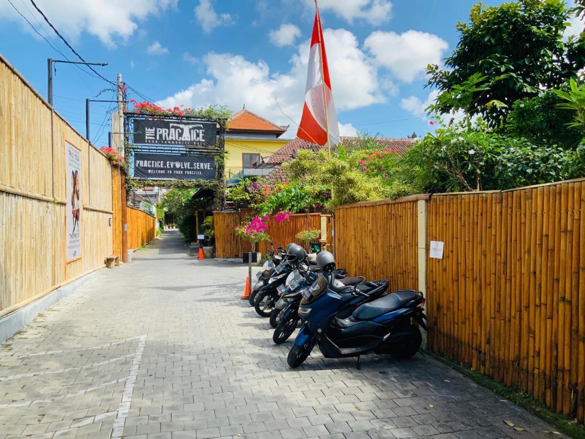 Putu Homestay Canggu  Exterior photo